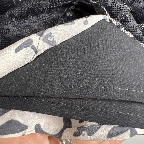 Theory 100% Silk Abstract Pleated Mesh Overlay Pull On Mini Skirt Size Large - Picture 8 of 9